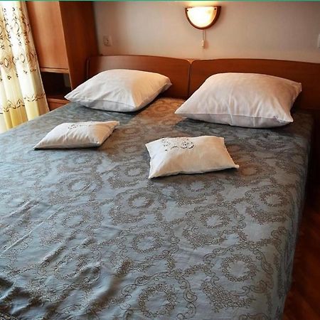 Apartment Eufemija-Rab Kampor Kültér fotó
