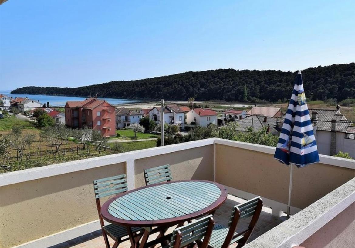 Apartment Eufemija-Rab Kampor Kültér fotó